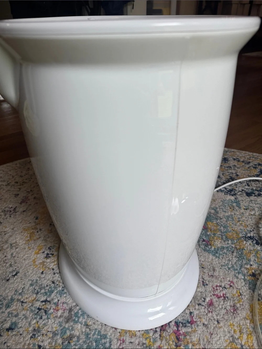 White Electric Towel Warmer  with Plastic Lid